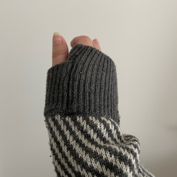 Lululemon striped sweater - Picture 4 of 8